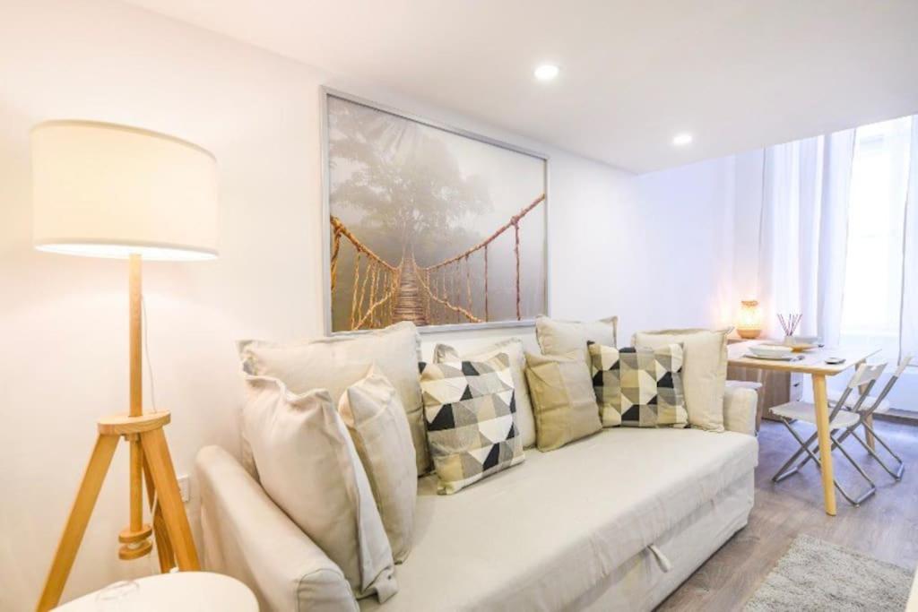 בודפשט 2 Bedroom Flat In Nyar Str., Boutique מראה חיצוני תמונה
