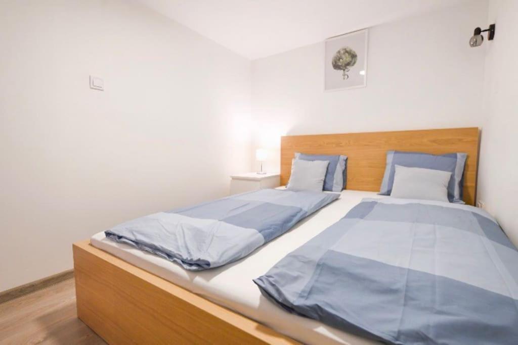 בודפשט 2 Bedroom Flat In Nyar Str., Boutique מראה חיצוני תמונה